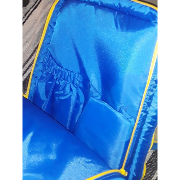 Vintage Picnic Set. Promotional Merit Cigarette Backpack - Picture 6 of 6